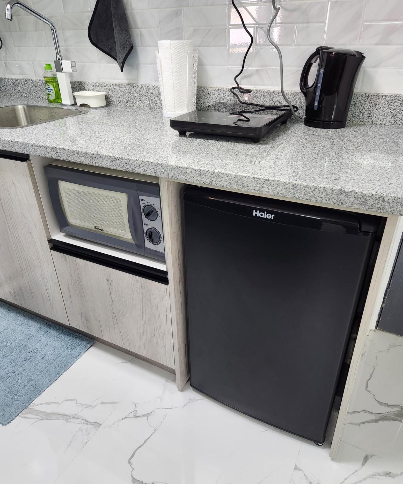 Condo Azur Suites B207 Near Airport, Netflix, Stylish, Cozy With Swimming Pool Μακτάν Εξωτερικό φωτογραφία